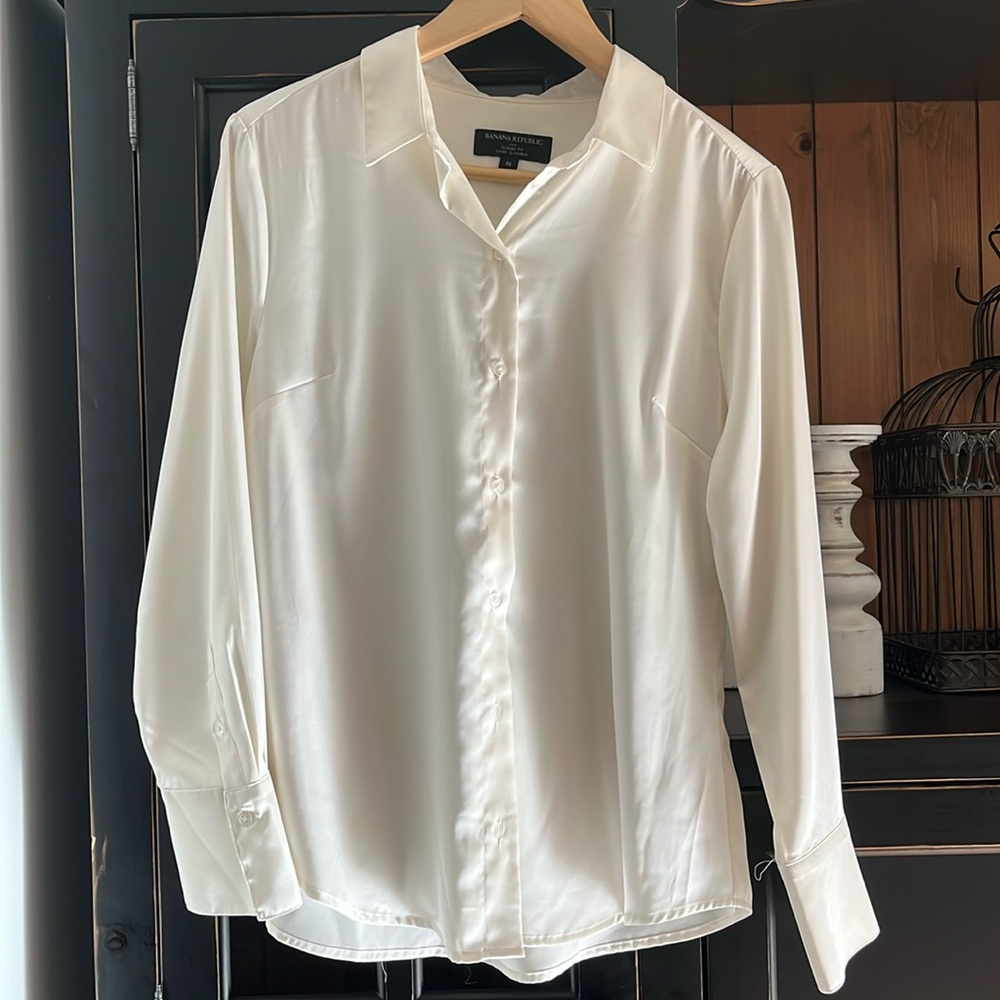 Banana Republic satin blouse